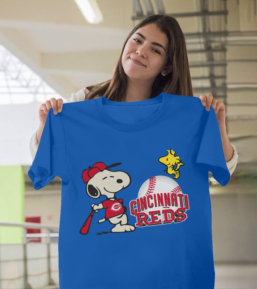 Cincinnati Reds Snoopy Woodstock Baseball T-Shirt
