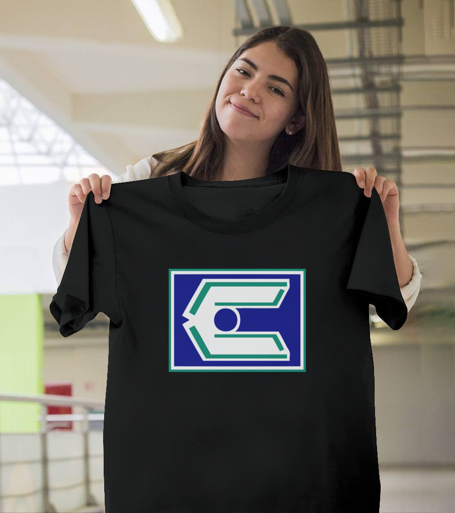 Calgary Canucks Vintage Logo Hockey Team T-Shirt