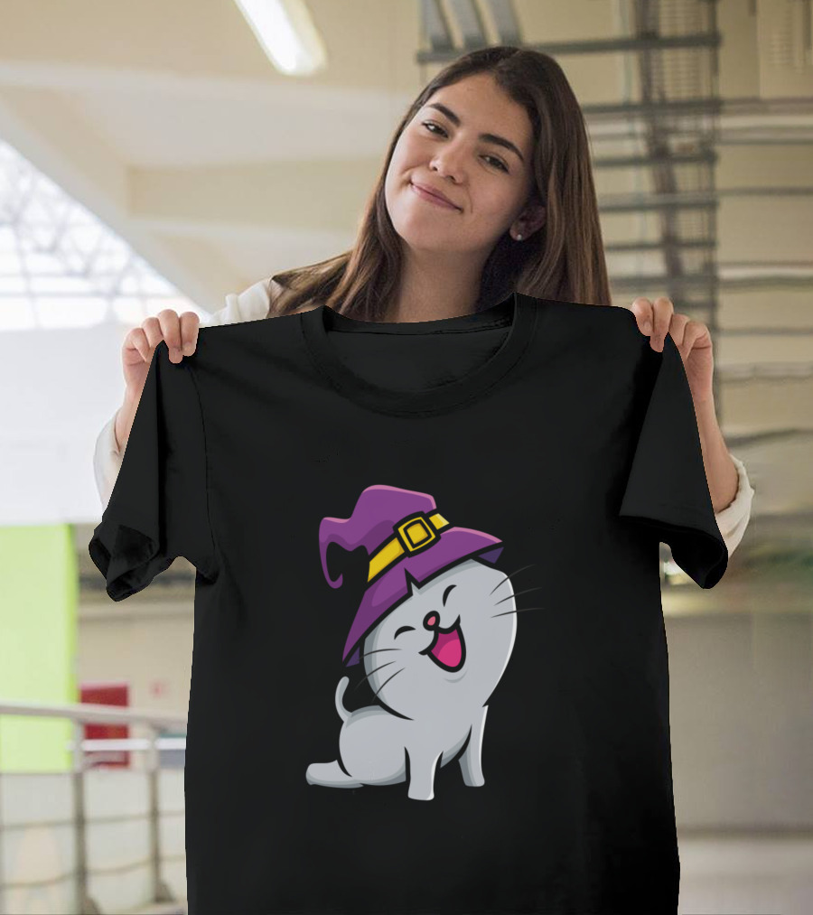 Wizzard Cat With Purple Wizard Hat and Happy Expression T-Shirt