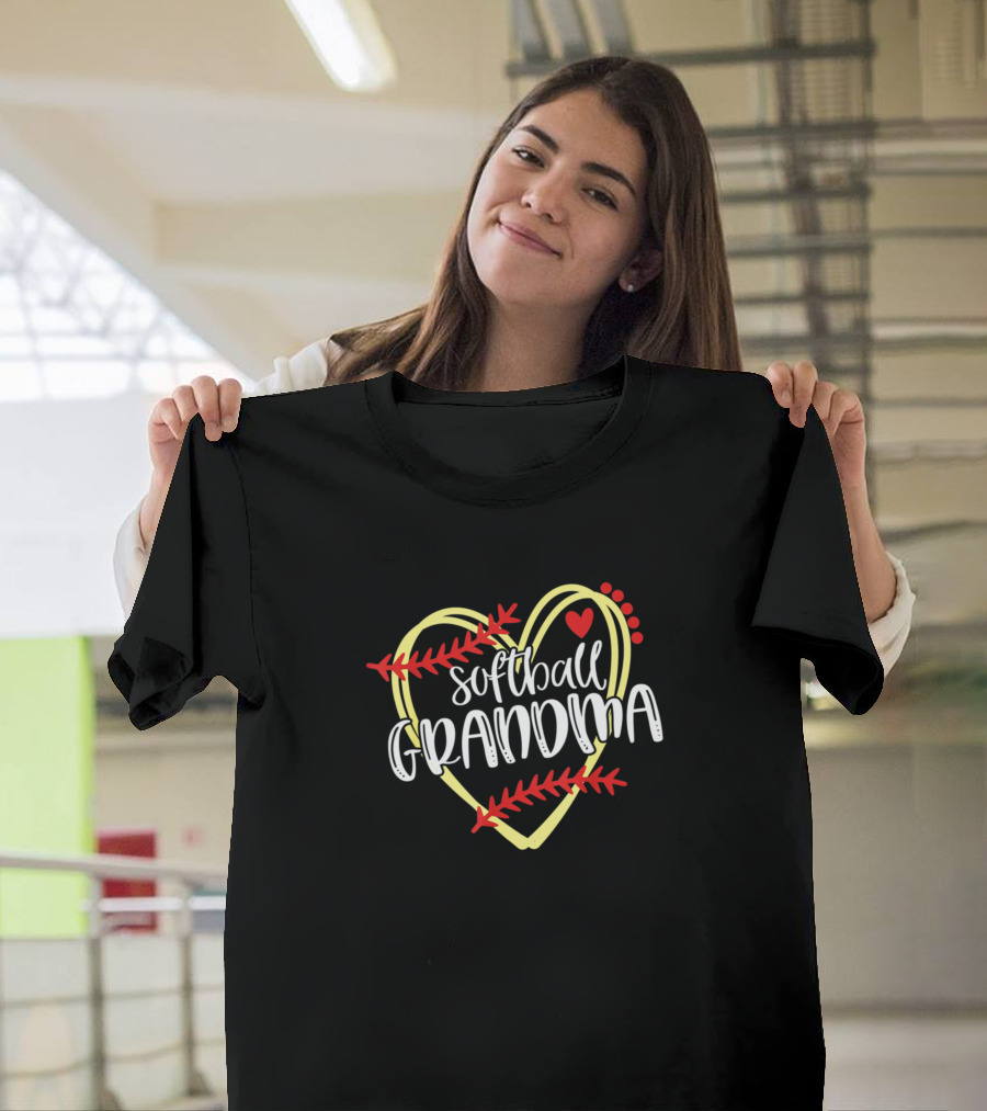 Softball Grandma Heart and Love Baseball Stitching T-Shirt