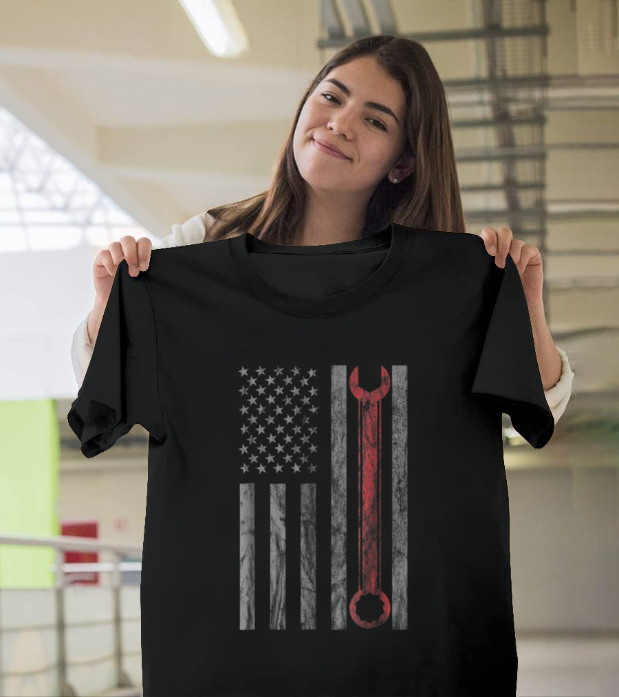 Vintage Distressed American Flag Wrench Mechanic Usa Fla T-Shirt