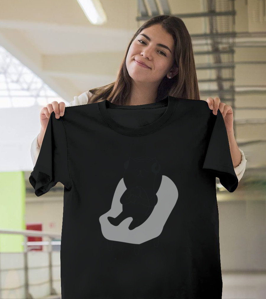 Relaxing Cat Listening to Music on Headphones T-Shirt