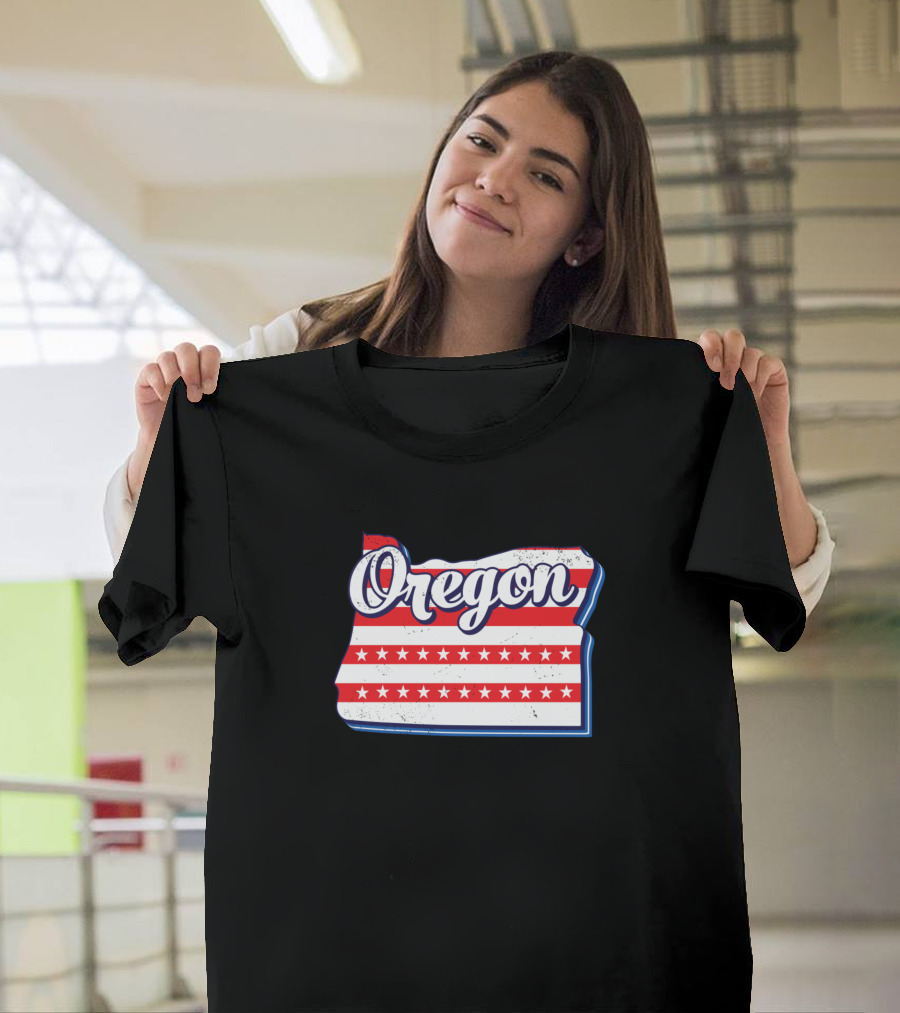 Oregon Map Outline USA Flag 4th of July Stars T-Shirt