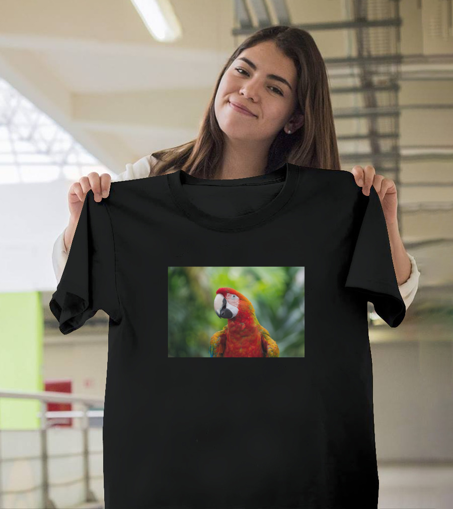 Scarlet Macaw in Vibrant Jungle Greenery T-Shirt
