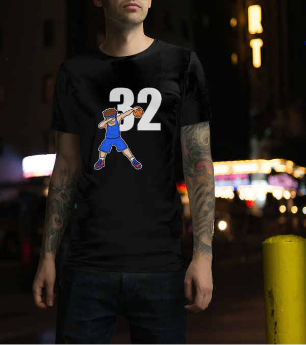Basketballer Player Baller Dabbing Number 32 T-Shirt