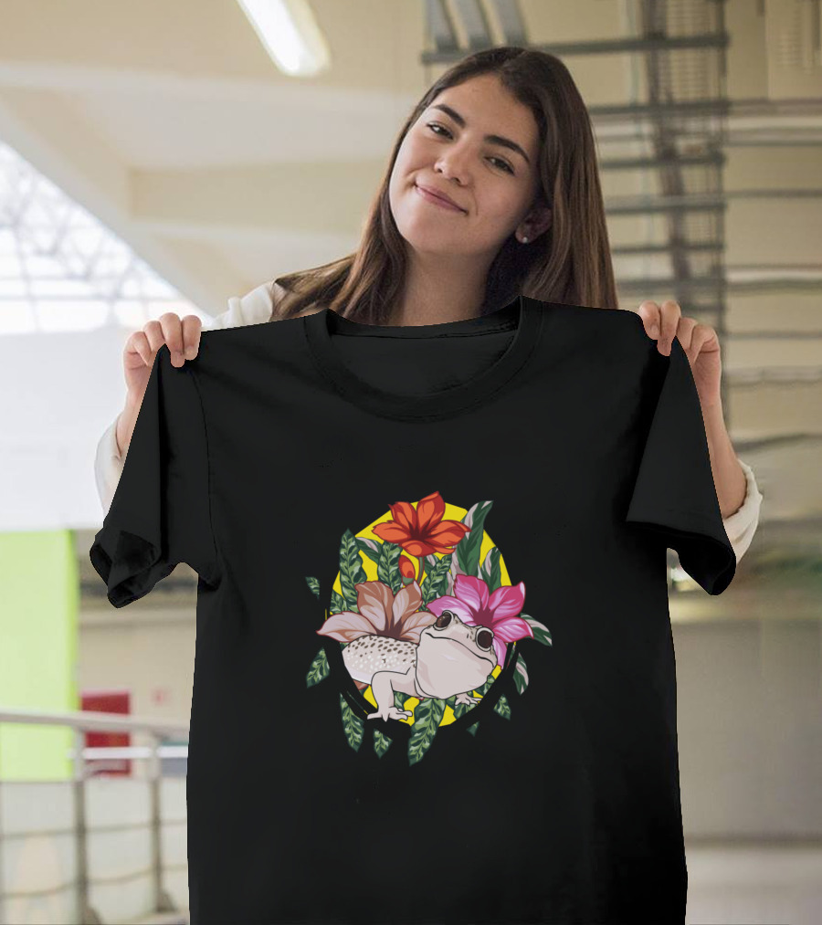 Animal Lovers Or Snake And Ball Python Enthusiasts Frog Flowers Botanical T-Shirt