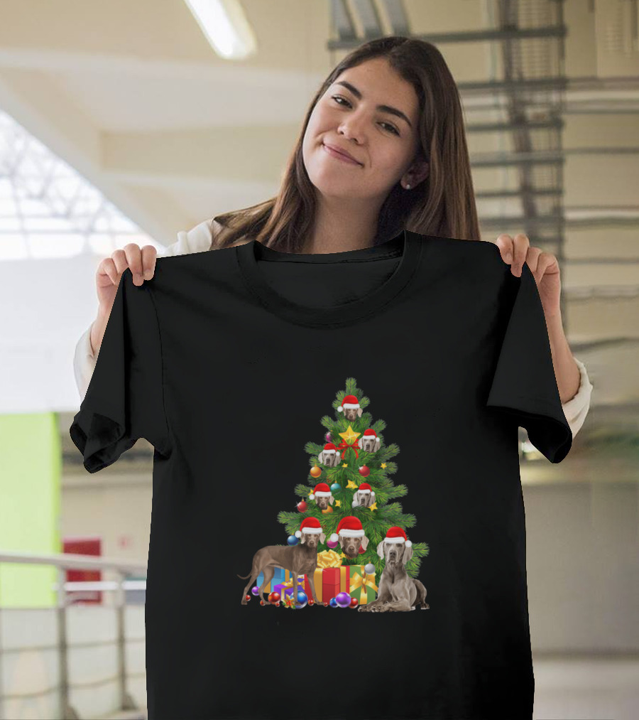 Weimaraner Santa Hats Christmas Tree with Gifts and Ornaments T-Shirt