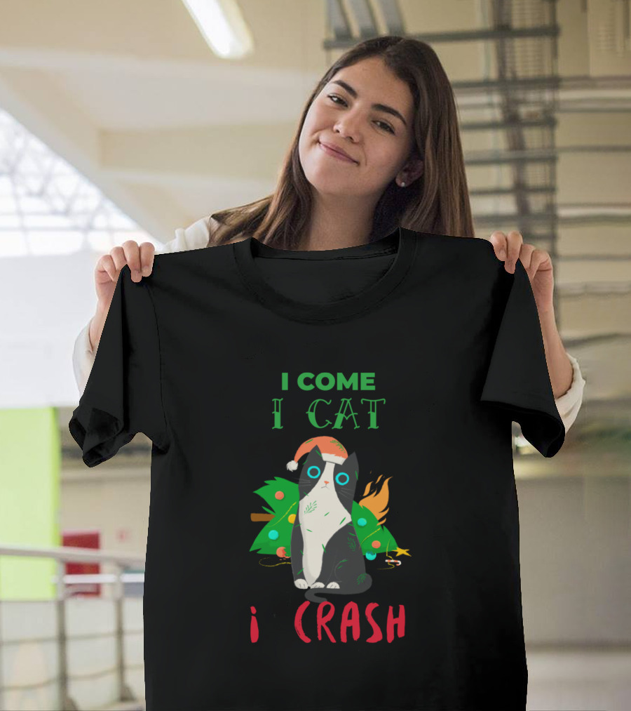 I Come I Cat I Crash Christmas Tree Cat Santa Hat T-Shirt