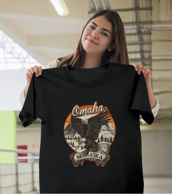 Omaha Nebraska Bald Eagle Retro Vintage Mountain Scene T-Shirt