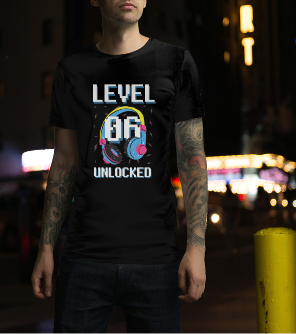 Level 06 Unlocked Gaming Birthday Headphones T-Shirt