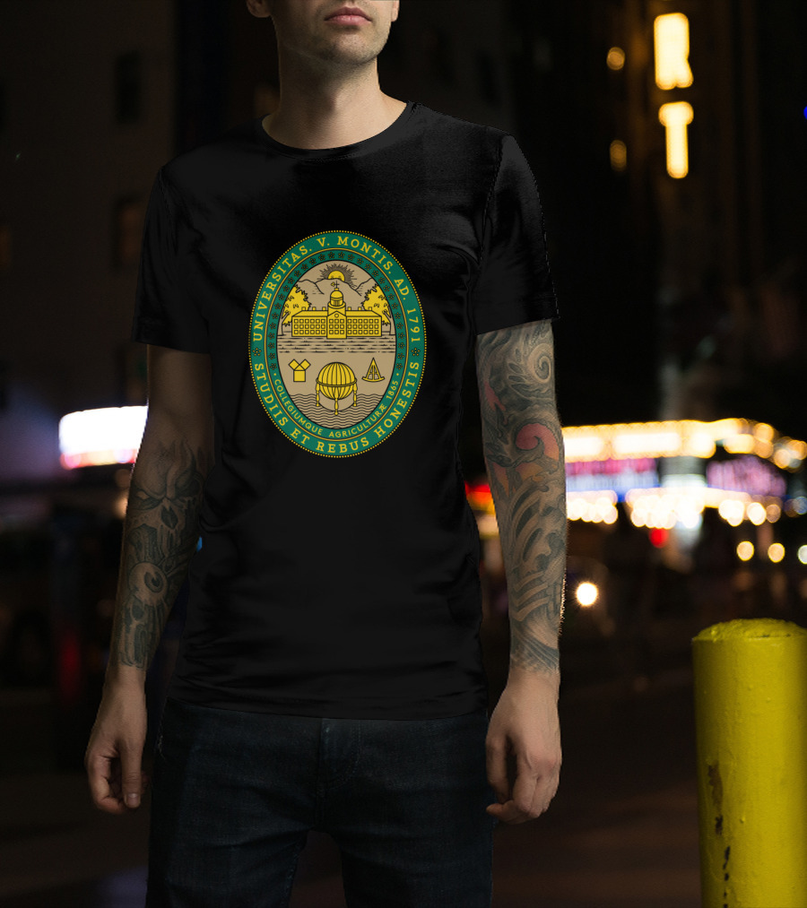 Universitas V. Montis AD 1791 Collegiumque Agriculturae 1865 Studis Et Rebus Honestis T-Shirt