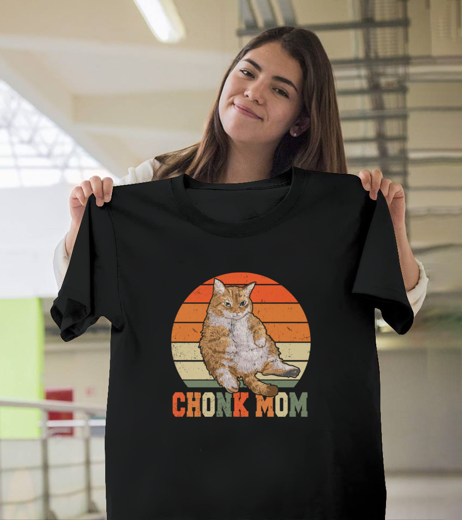 Chonk Mom Meme Funny Retro Style Cats T-Shirt
