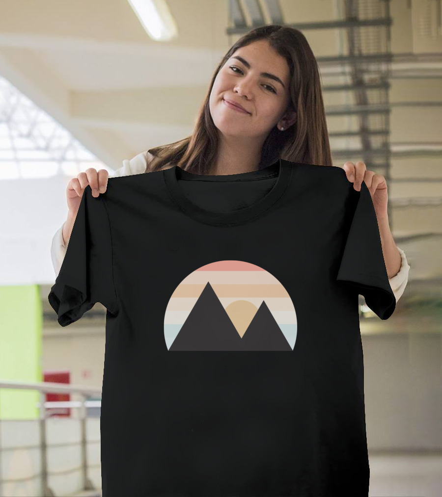 Vintage Sun Retro Mountain Circle T-Shirt