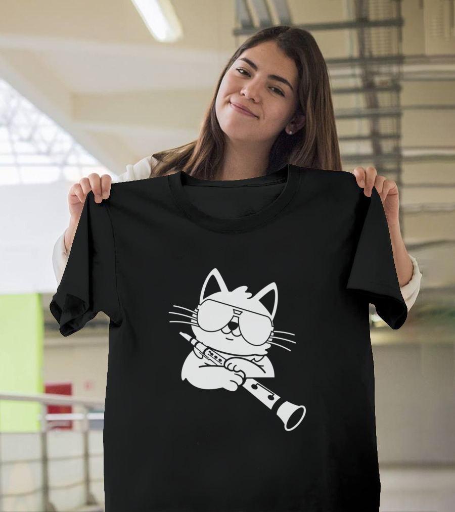Cat Playing Clarinet for Passionate Clarinetists T-Shirt