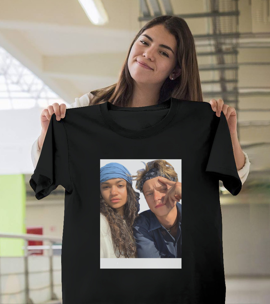 Kiara And JJ Madison Bailey And Rudy Pankow Outer Banks T-Shirt