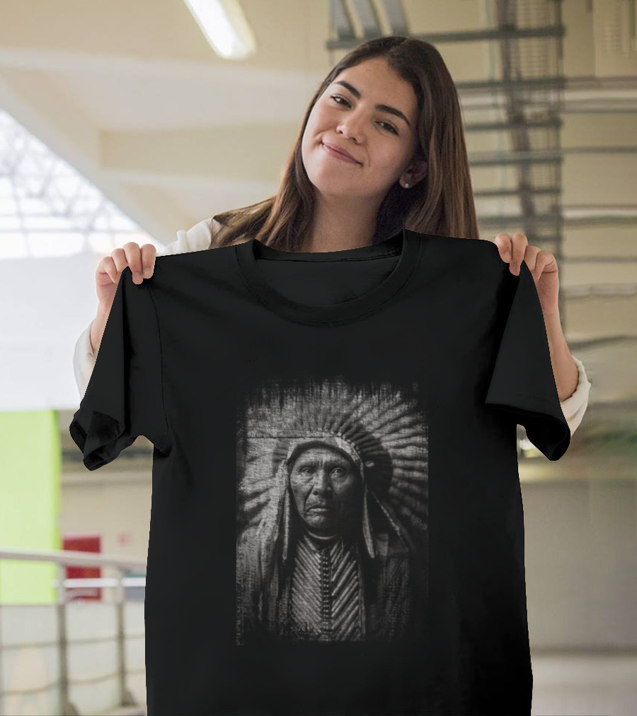 Native Americans Chief in Traditional Headdress T-Shirt