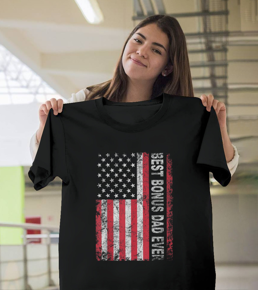 Best Bonus Dad Ever American Flag Distressed Vintage Look T-Shirt