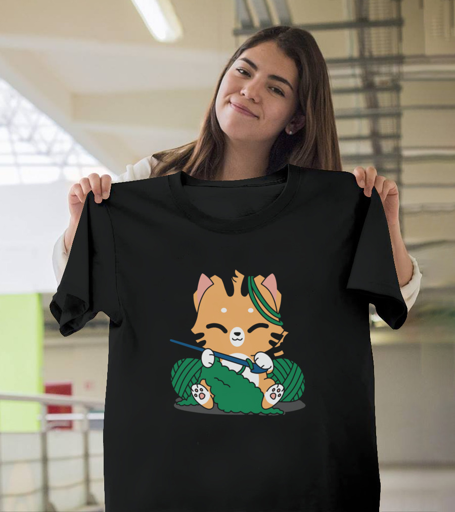 Cats Knitting Cat Meow Kitty Funny Knitting Cat T-Shirt