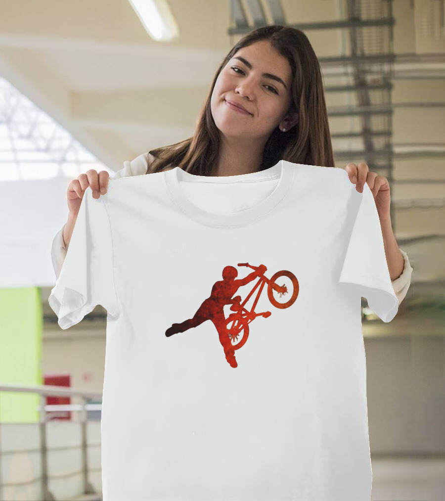 Cool BMX Freestyle Graffiti with Dynamic Paint Splatters T-Shirt