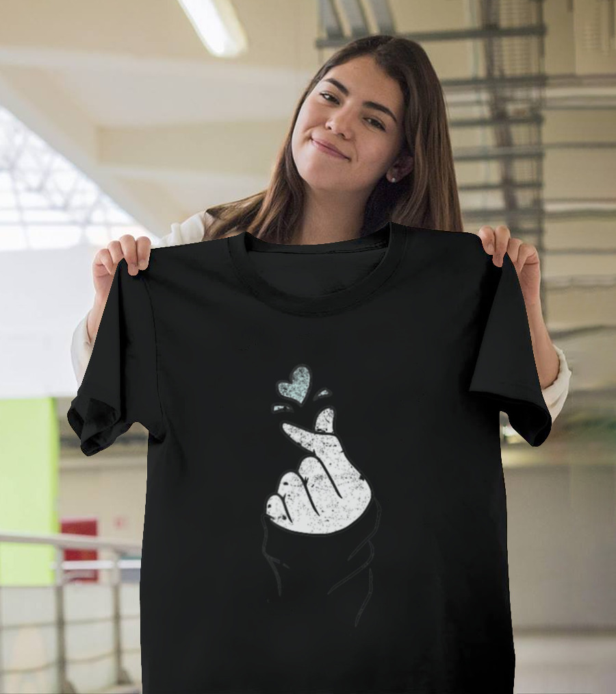 Vintage Retro Yellowstone Bear US National Park Hand Heart Gesture T-Shirt