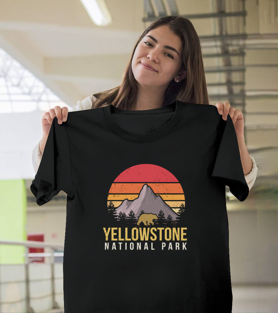 Yellowstone National Park Bear Silhouette Sunset Scene T-Shirt