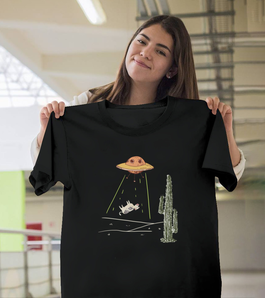 Alien Cow Abduction UFO Spaceship with Cactus Scene T-Shirt