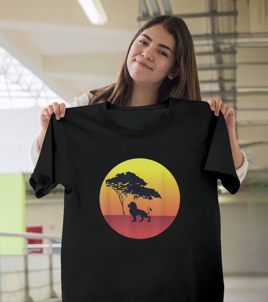 King Of The Savanna Africa Lion Sunset Pride Pose T-Shirt