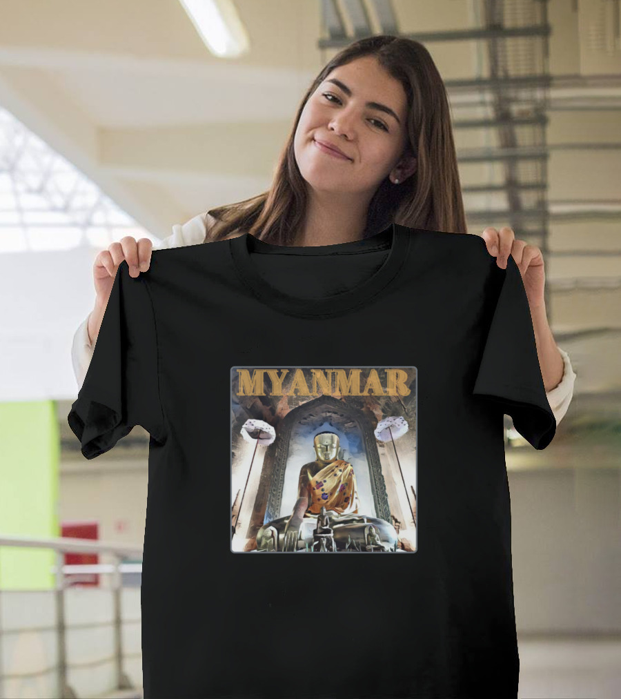 Myanmar Buddha Statue in Bagan Temple T-Shirt