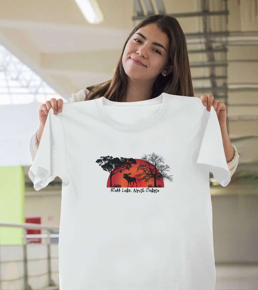 Rabb Lake North Dakota Moose Silhouette Sunset Tree景 T-Shirt