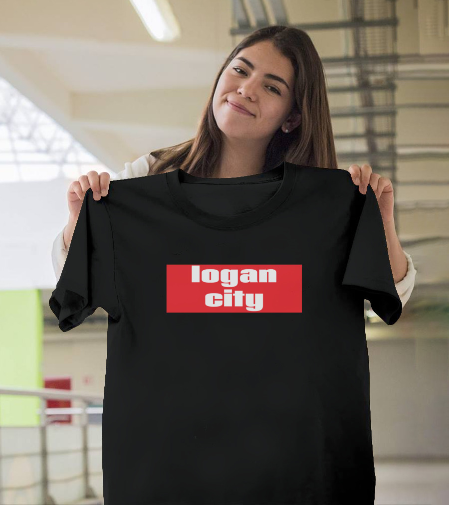 logan city T-Shirt