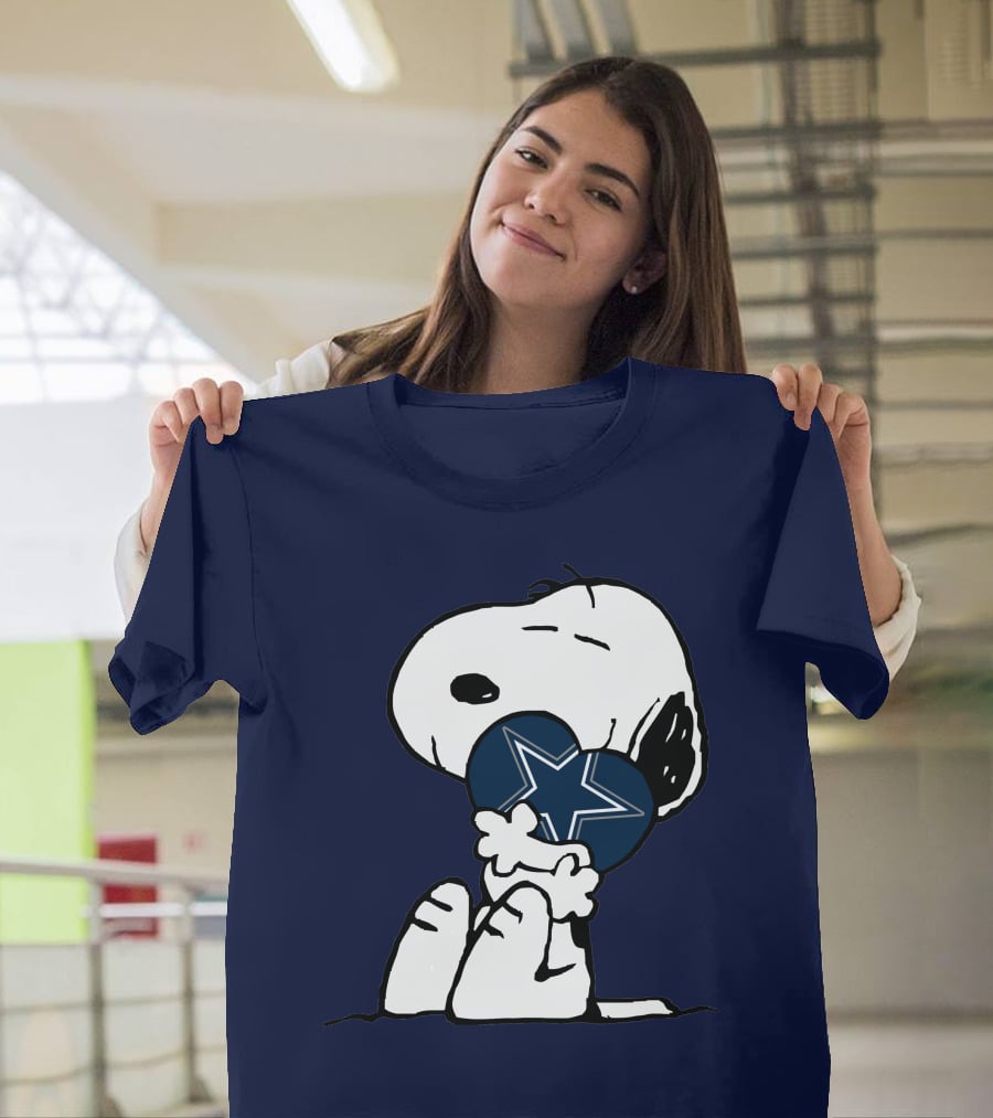 Snoopy Holding Dallas Cowboys Star T-Shirt