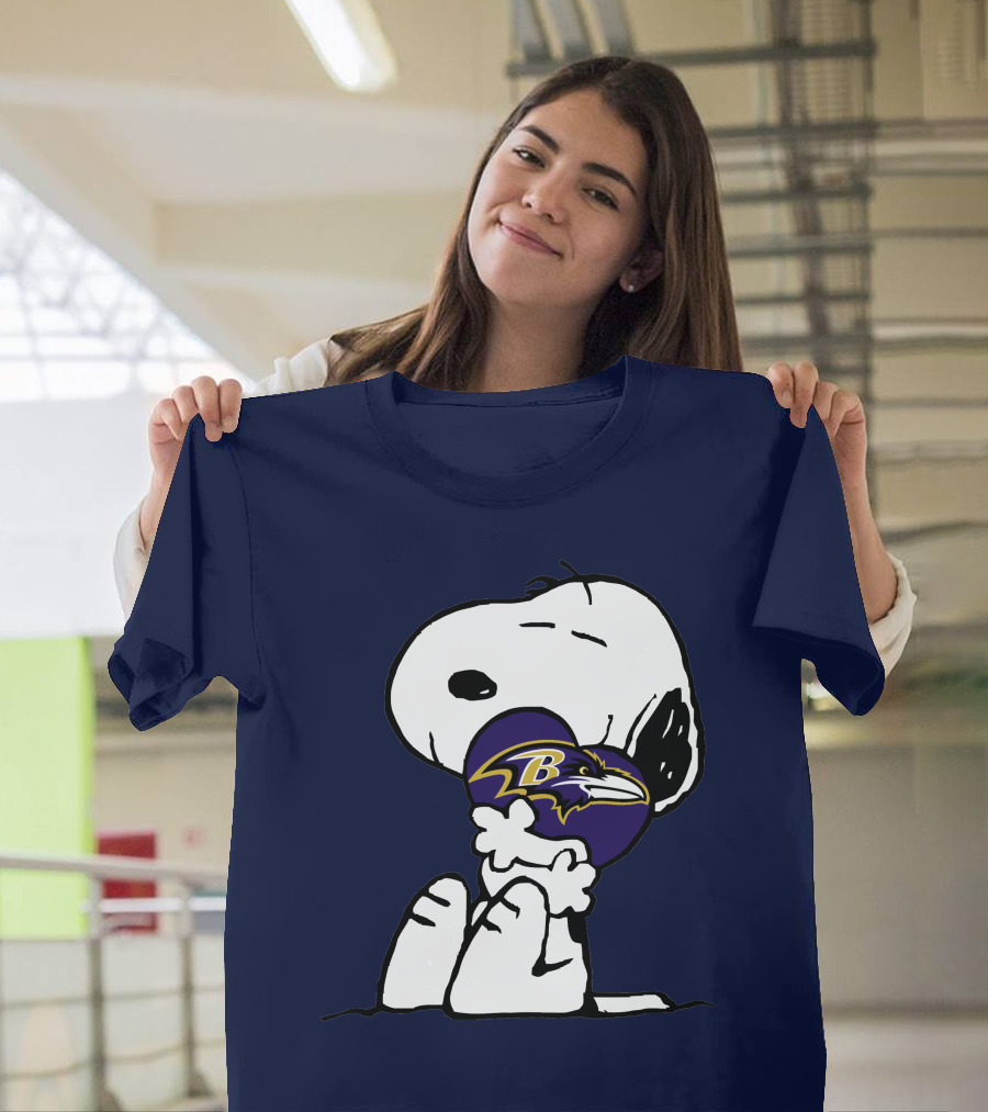 Baltimore Ravens Snoopy Hugging T-Shirt
