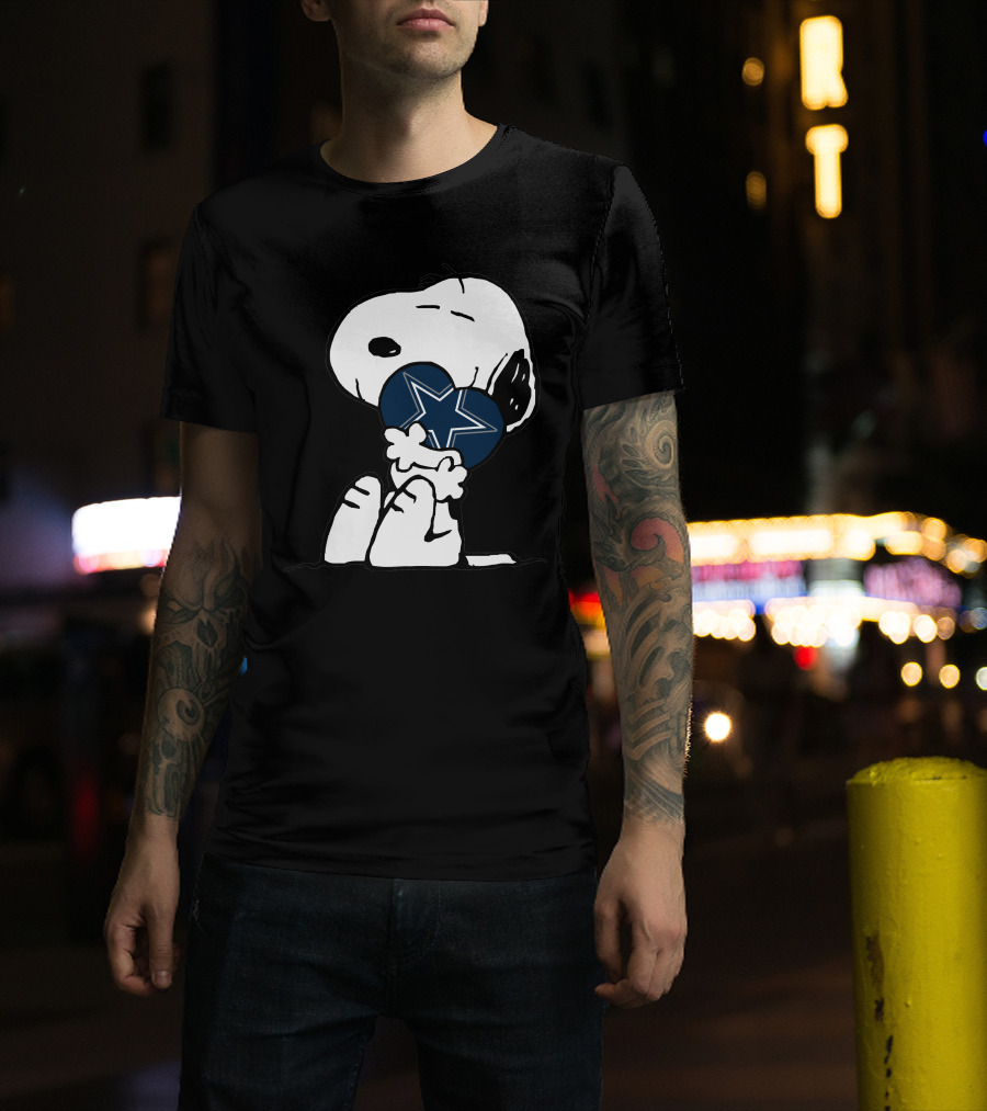 Snoopy Holding Dallas Cowboys Heart T-Shirt