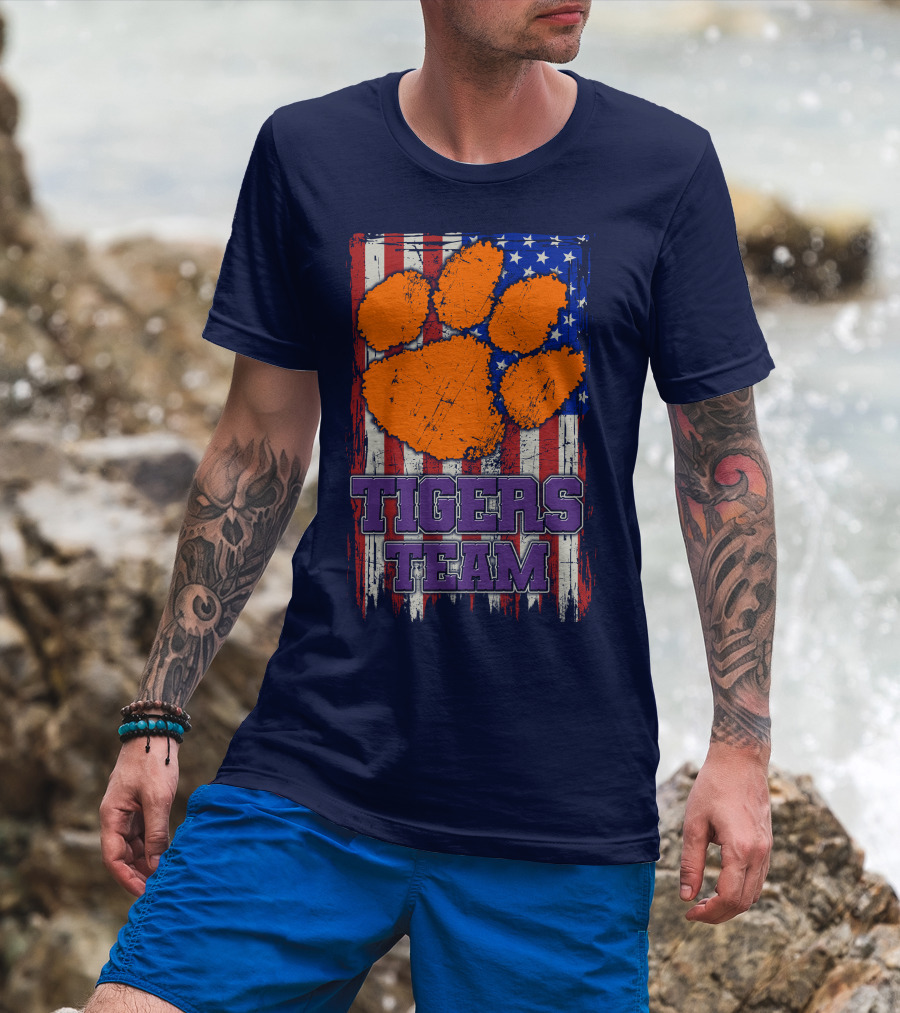 Clemson Tigers Team American Flag Paw Print T-Shirt
