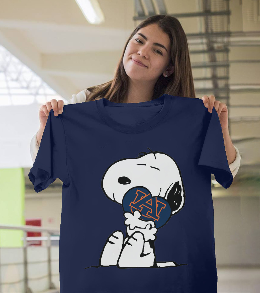 Auburn Tigers Snoopy Hugging Au T-Shirt