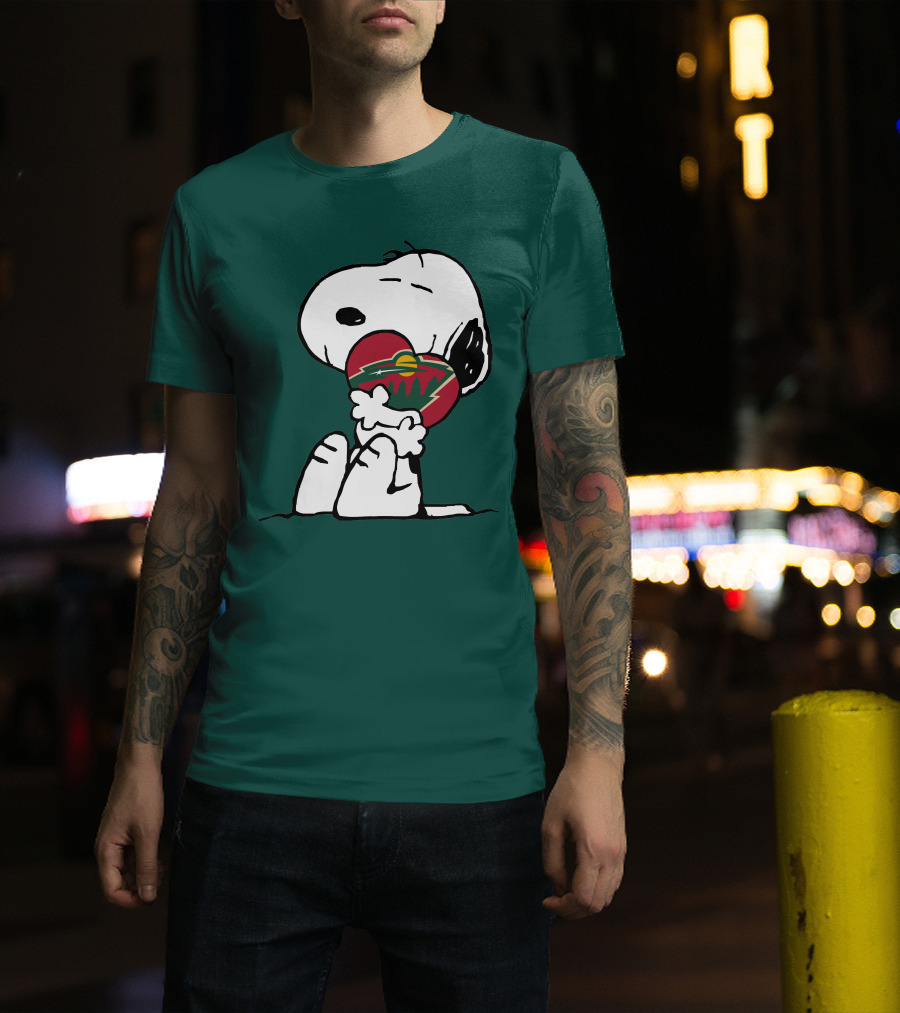 Snoopy Holding Minnesota Wild Heart T-Shirt