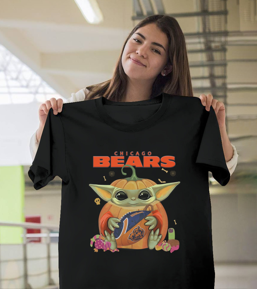 Chicago Bears Baby Yoda Halloween Football T-Shirt