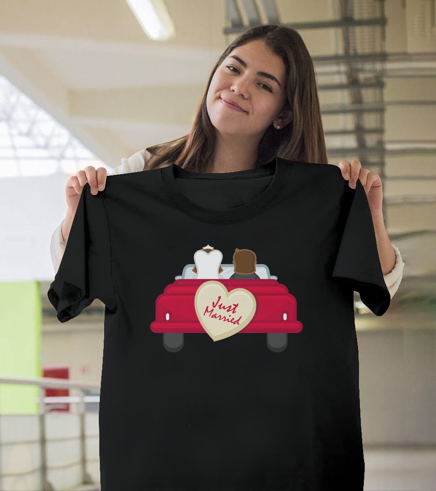 Just Married Red Car Heart Newlyweds T-Shirt