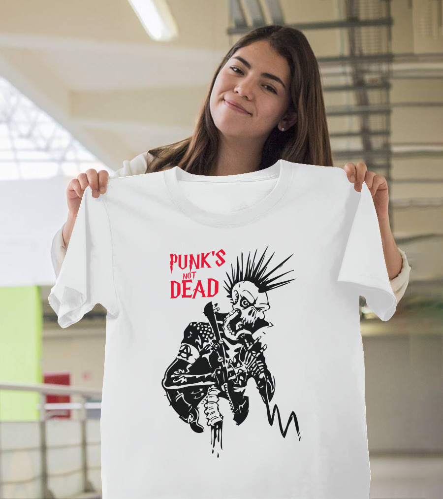 Punk's Not Dead Mohawk Skull Guitar אילגי T-Shirt