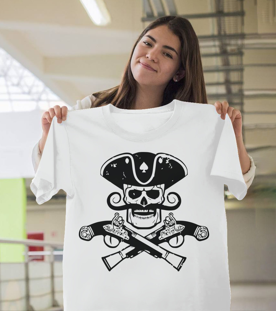 Retro Pirate Skull with Crossed Pistols in Black Hat T-Shirt