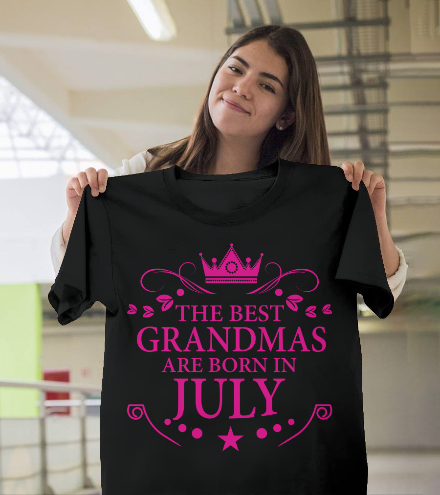 The Best Grandmas Are Born In July Crown Floral T-Shirt