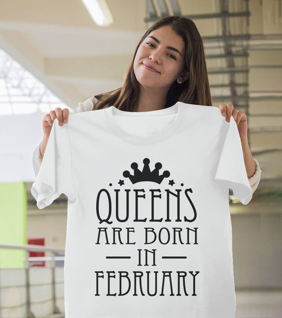 Queens Are Born In February Crown Stars Black T-Shirt
