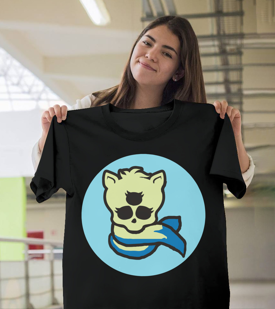 Algea Skull and Blue Scarf Cat in Circle T-Shirt
