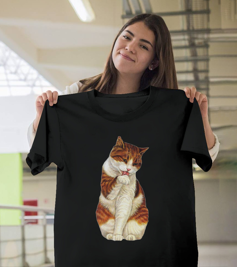 Cat Yelmo Licking Paw T-Shirt