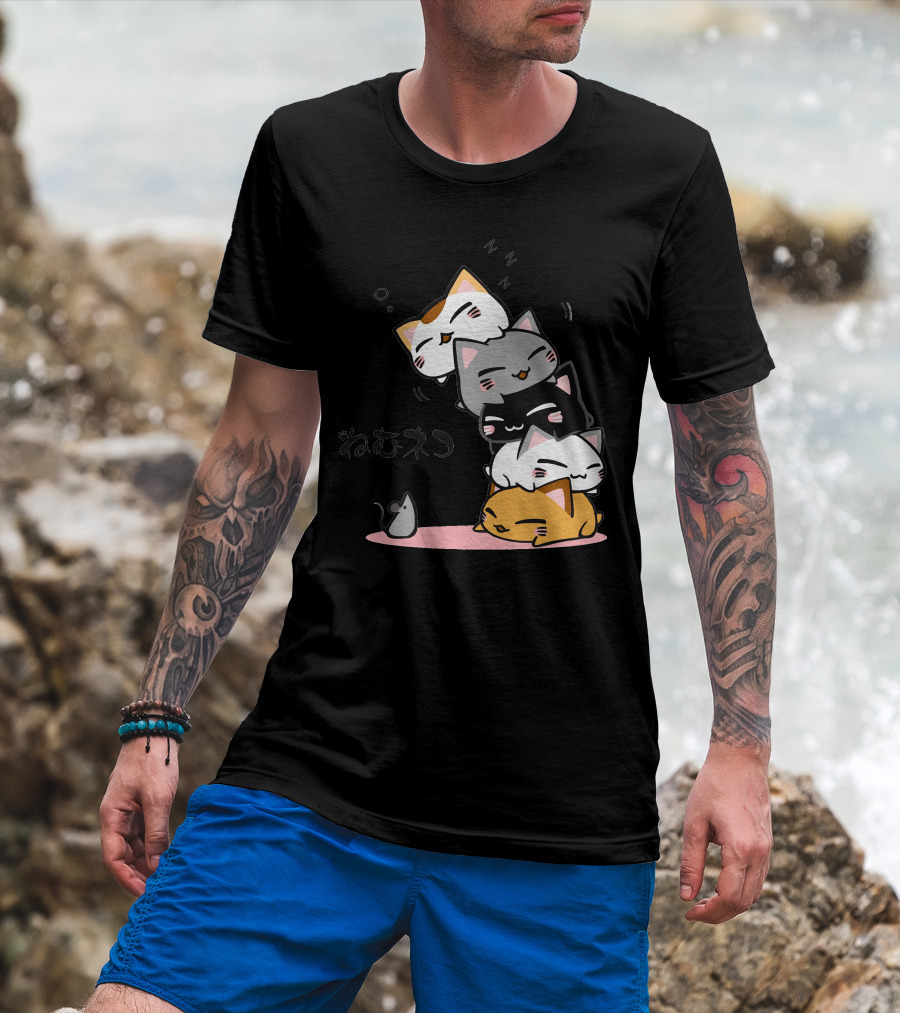 Cute Sleeping Cats Stack With Mouse And Japanese Zzz T-Shirt