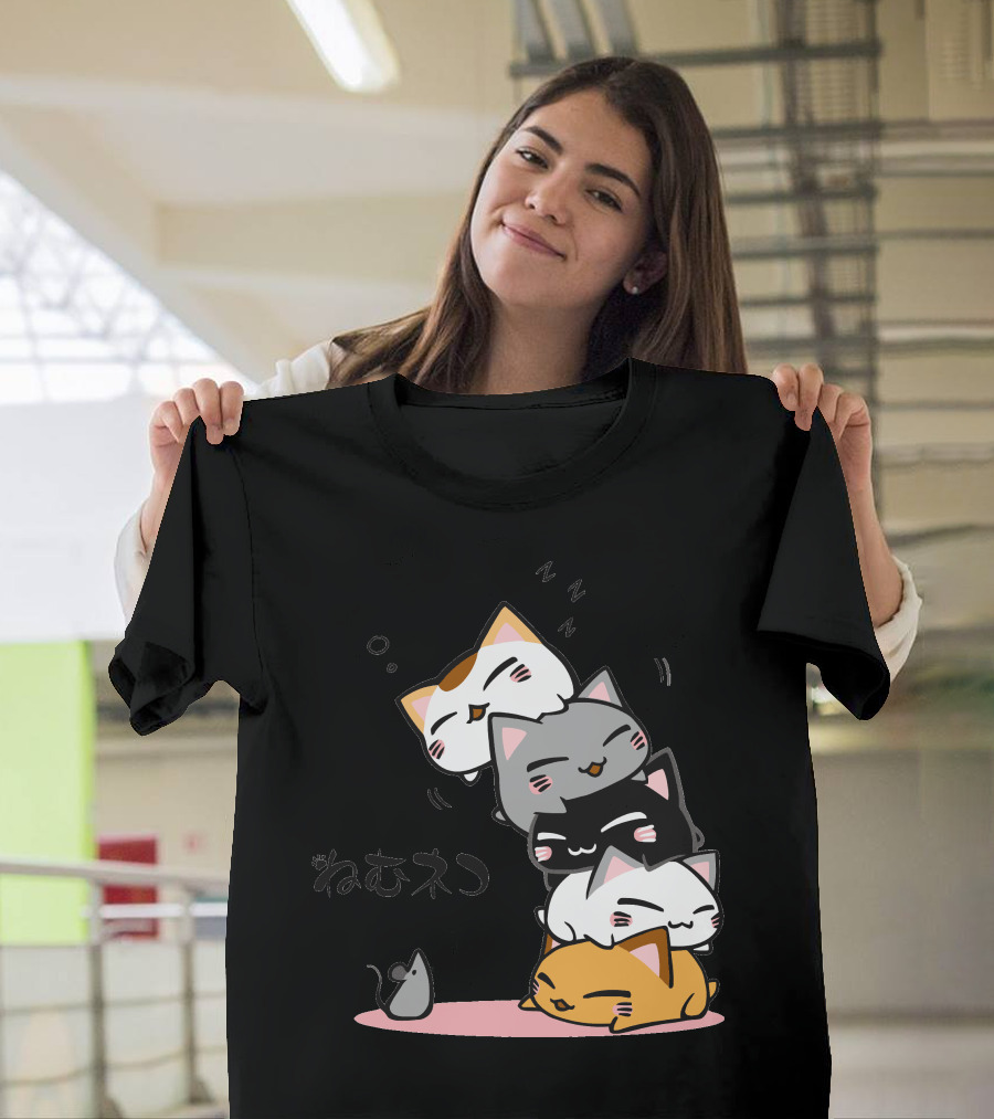 Cute Sleeping Cats Stack With Mouse And Japanese Zzz T-Shirt