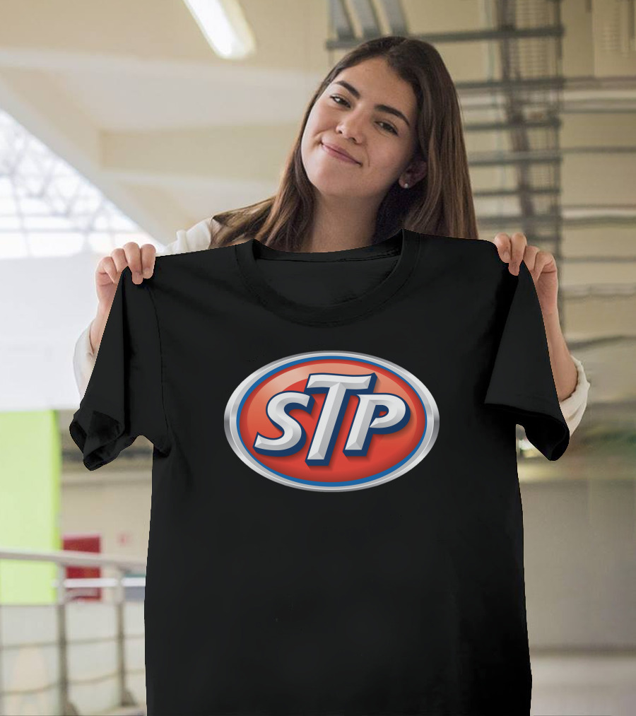 STP Large Mechanic Car Logo Vintage Racing T-Shirt