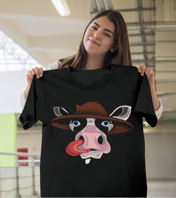 Farmer Cow With Straw Hat And Tongue Out T-Shirt