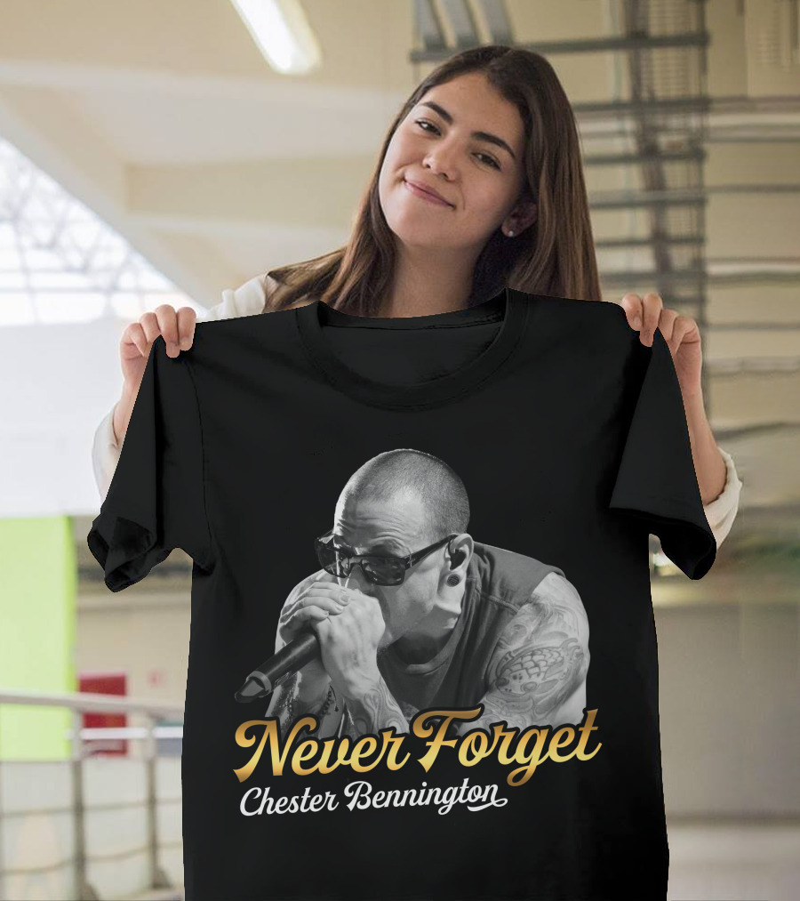 Never Forget Chester Bennington Black and White Singing T-Shirt