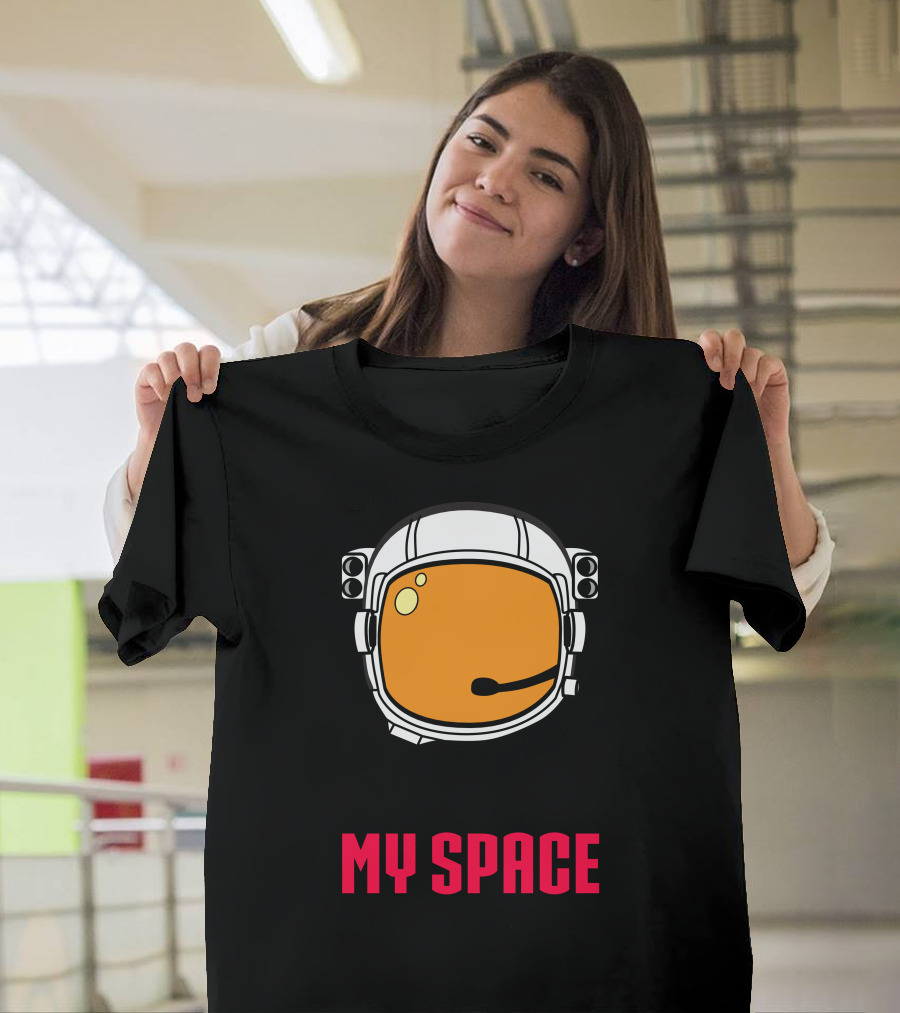 Astronaut Helmet I Need My Space Text T-Shirt
